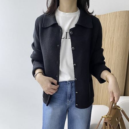 Dongdaemum Women’s Coats & Jackets, a testament to the elegance and quality of wholesale Korean fashion.