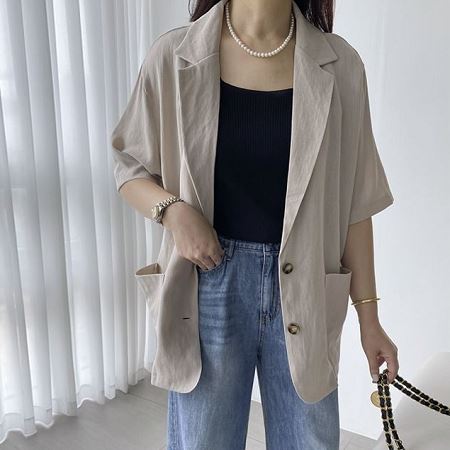Dongdaemum Women’s Coats & Jackets, a testament to the elegance and quality of wholesale Korean fashion.