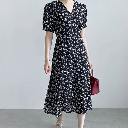 Dongdaemum Women’s Dresses, a testament to the elegance and quality of wholesale Korean fashion.