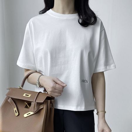 Dongdaemum Women’s Shirts, Tops & T-Shirts, a testament to the elegance and quality of wholesale Korean fashion.