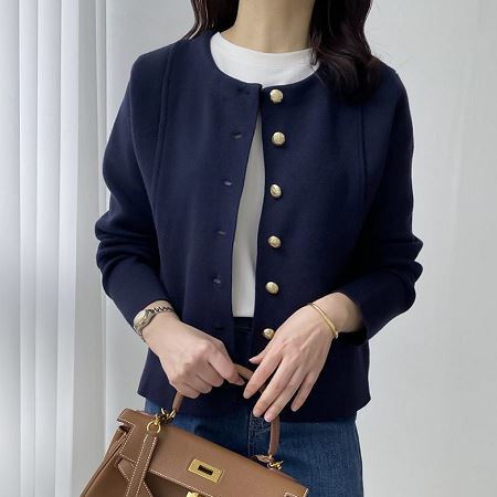 Dongdaemum Women’s Coats & Jackets, a testament to the elegance and quality of wholesale Korean fashion.