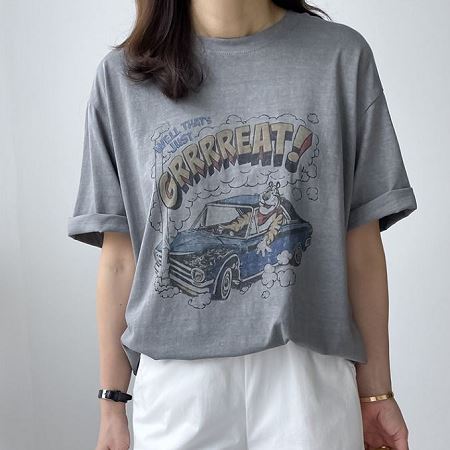 Dongdaemum Women’s Shirts, Tops & T-Shirts, a testament to the elegance and quality of wholesale Korean fashion.
