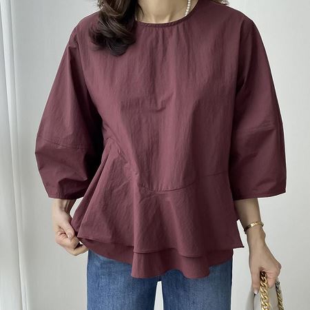 Dongdaemum Women’s Shirts, Tops & T-Shirts, a testament to the elegance and quality of wholesale Korean fashion.