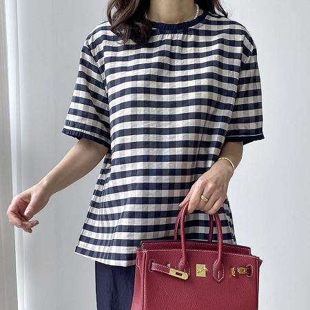 Dongdaemum Women’s Shirts, Tops & T-Shirts, a testament to the elegance and quality of wholesale Korean fashion.