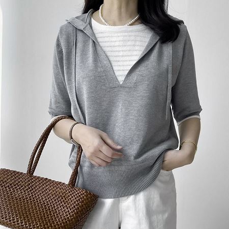 Dongdaemum Women’s Shirts, Tops & T-Shirts, a testament to the elegance and quality of wholesale Korean fashion.