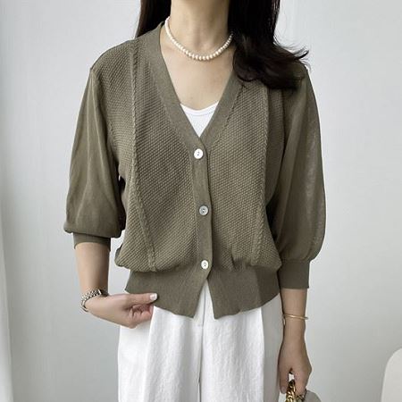 Dongdaemum Women’s Coats & Jackets, a testament to the elegance and quality of wholesale Korean fashion.