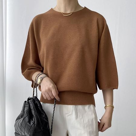 Dongdaemum Women’s Shirts, Tops & T-Shirts, a testament to the elegance and quality of wholesale Korean fashion.