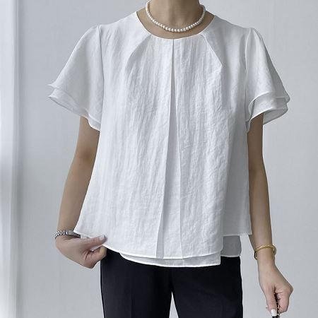 Dongdaemum Women’s Shirts, Tops & T-Shirts, a testament to the elegance and quality of wholesale Korean fashion.