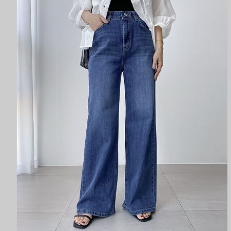 Dongdaemum Women’s Pants, a testament to the elegance and quality of wholesale Korean fashion.