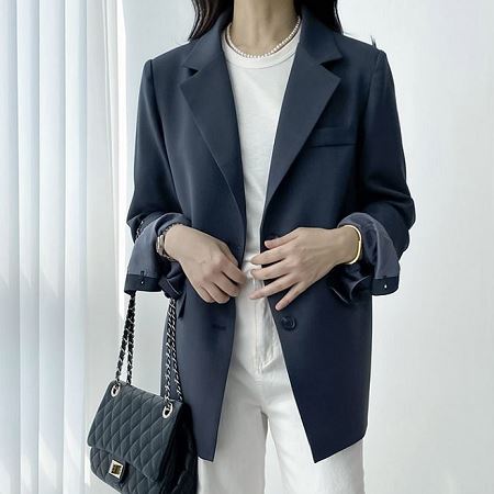 Dongdaemum Women’s Coats & Jackets, a testament to the elegance and quality of wholesale Korean fashion.