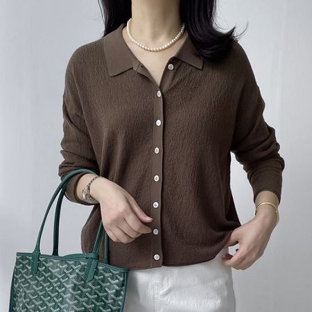 Dongdaemum Women’s Shirts, Tops & T-Shirts, a testament to the elegance and quality of wholesale Korean fashion.