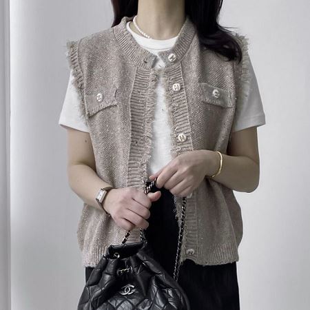 A variety of Dongdaemum Women’s Coats & Jackets, reflecting the sophistication of Korean fashion.