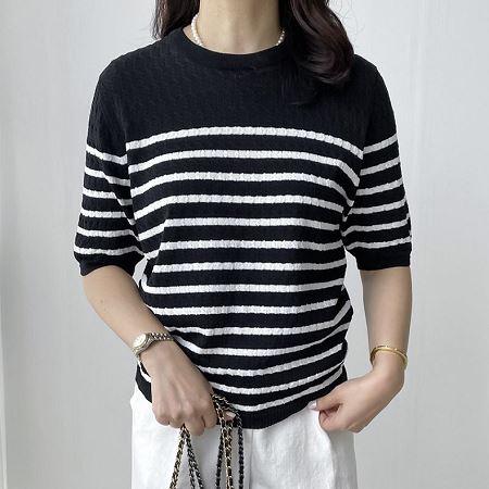 Dongdaemum Women’s Shirts, Tops & T-Shirts, a testament to the elegance and quality of wholesale Korean fashion.