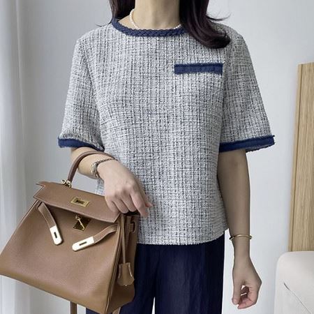 Dongdaemum Women’s Shirts, Tops & T-Shirts, a testament to the elegance and quality of wholesale Korean fashion.