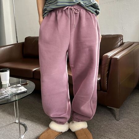 Dongdaemum Women’s Pants, a testament to the elegance and quality of wholesale Korean fashion.