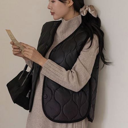 Dongdaemum Women’s Coats & Jackets, a testament to the elegance and quality of wholesale Korean fashion.