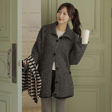 Dongdaemum Women’s Coats & Jackets, a testament to the elegance and quality of wholesale Korean fashion.