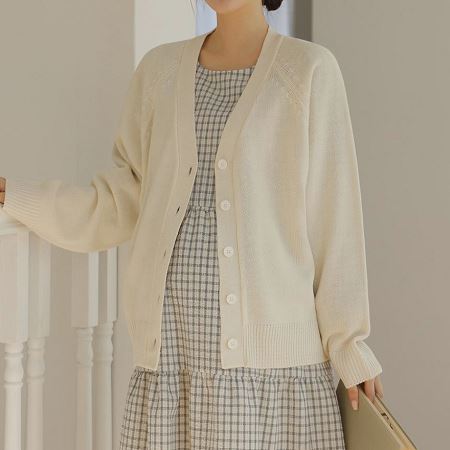 Dongdaemum Women’s Coats & Jackets, a testament to the elegance and quality of wholesale Korean fashion.