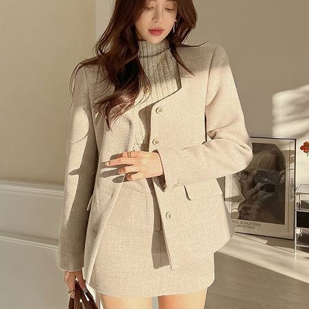 Dongdaemum Women’s Coats & Jackets, a testament to the elegance and quality of wholesale Korean fashion.