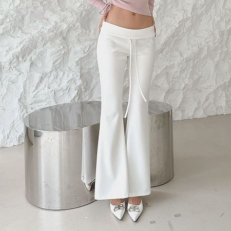 Dongdaemum Women’s Pants, a testament to the elegance and quality of wholesale Korean fashion.