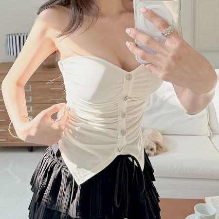Dongdaemum Women’s Shirts, Tops & T-Shirts, a testament to the elegance and quality of wholesale Korean fashion.