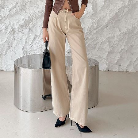 Dongdaemum Women’s Pants, a testament to the elegance and quality of wholesale Korean fashion.