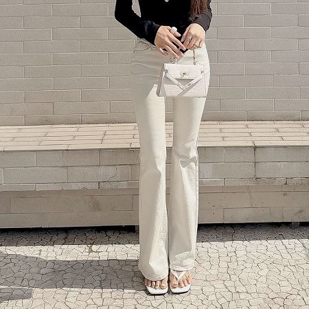 Dongdaemum Women’s Pants, a testament to the elegance and quality of wholesale Korean fashion.