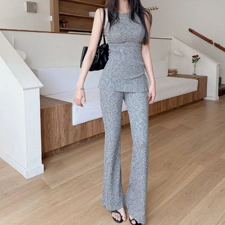 Dongdaemum Women’s One-Pieces, a testament to the elegance and quality of wholesale Korean fashion.
