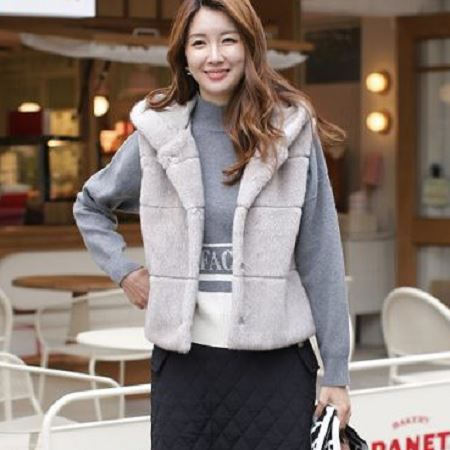 A variety of Dongdaemum Women’s Coats & Jackets, reflecting the sophistication of Korean fashion.