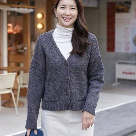 Dongdaemum Women’s Coats & Jackets, a testament to the elegance and quality of wholesale Korean fashion.