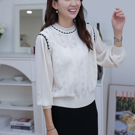 Dongdaemum Women’s Shirts, Tops & T-Shirts, a testament to the elegance and quality of wholesale Korean fashion.