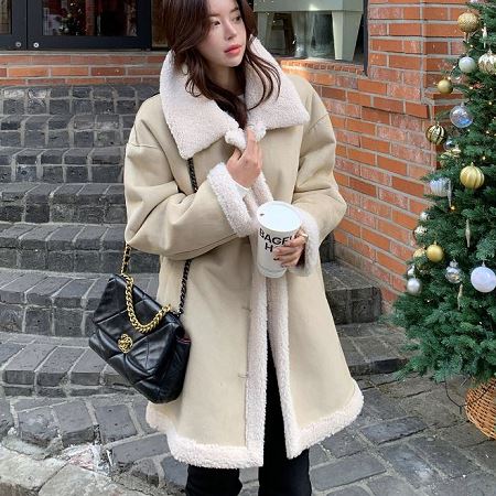 A variety of Dongdaemum Women’s Coats & Jackets, reflecting the sophistication of Korean fashion.