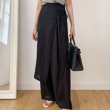 Dongdaemum Women’s One-Pieces, a testament to the elegance and quality of wholesale Korean fashion.