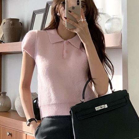 Dongdaemum Women’s Shirts, Tops & T-Shirts, a testament to the elegance and quality of wholesale Korean fashion.