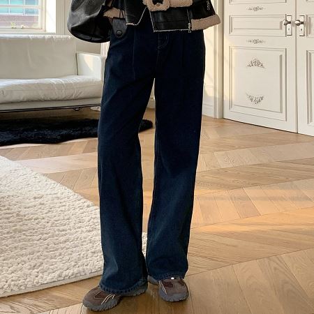 Dongdaemum Women’s Pants, a testament to the elegance and quality of wholesale Korean fashion.