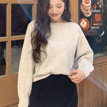 Dongdaemum Women’s Shirts, Tops & T-Shirts, a testament to the elegance and quality of wholesale Korean fashion.