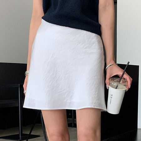 Dongdaemum Women’s Dresses, a testament to the elegance and quality of wholesale Korean fashion.