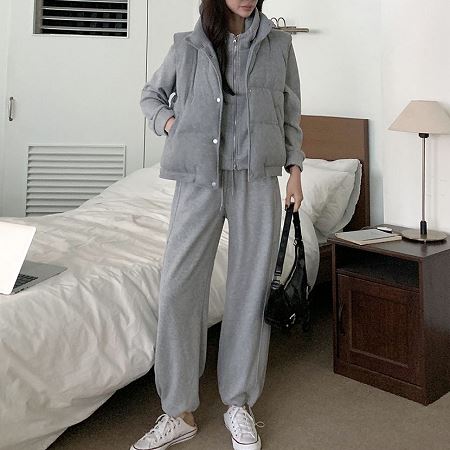 Dongdaemum Women’s One-Pieces, a testament to the elegance and quality of wholesale Korean fashion.