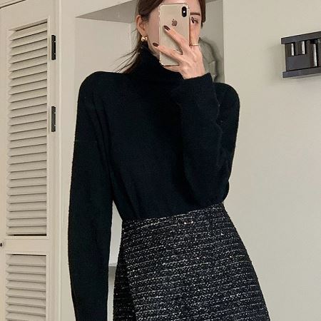 Dongdaemum Women’s Shirts, Tops & T-Shirts, a testament to the elegance and quality of wholesale Korean fashion.
