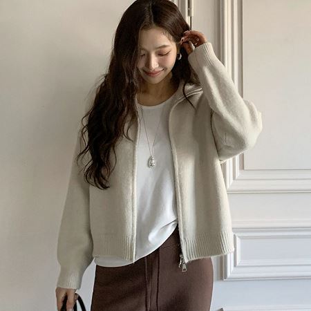 A variety of Dongdaemum Women’s Coats & Jackets, reflecting the sophistication of Korean fashion.