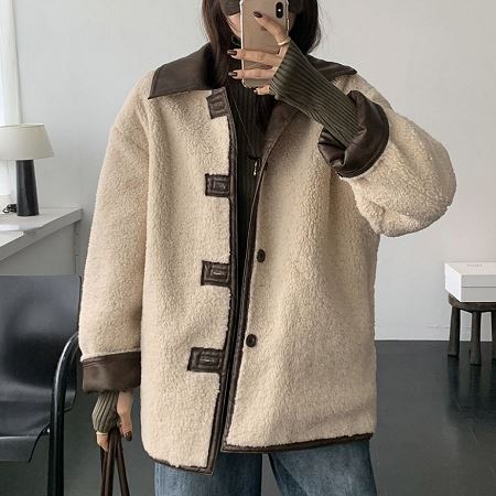 Dongdaemum Women’s Coats & Jackets, a testament to the elegance and quality of wholesale Korean fashion.