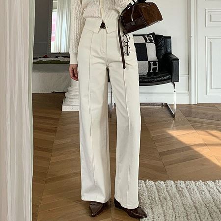 Dongdaemum Women’s Pants, a testament to the elegance and quality of wholesale Korean fashion.