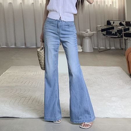 Dongdaemum Women’s Pants, a testament to the elegance and quality of wholesale Korean fashion.