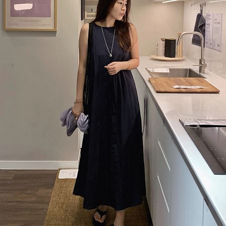 A collection of Dongdaemum Women’s Dresses, encapsulating the charm of Korean fashion.