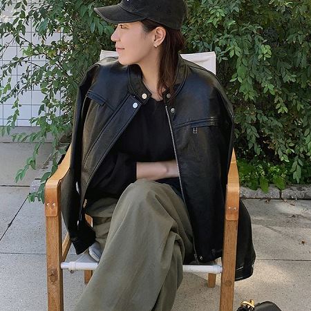 A variety of Dongdaemum Women’s Coats & Jackets, reflecting the sophistication of Korean fashion.