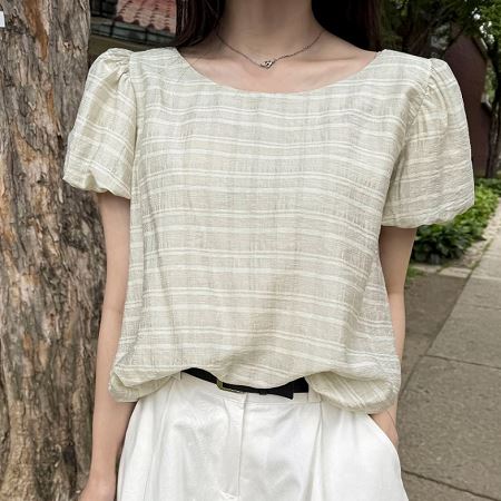 Dongdaemum Women’s Shirts, Tops & T-Shirts, a testament to the elegance and quality of wholesale Korean fashion.