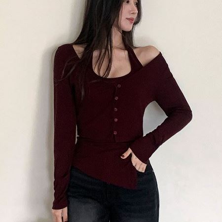 Dongdaemum Women’s One-Pieces, a testament to the elegance and quality of wholesale Korean fashion.