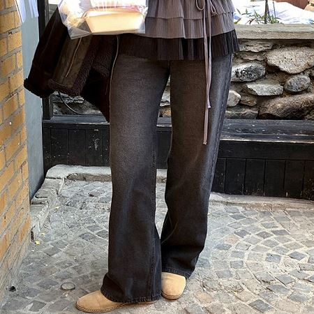 Dongdaemum Women’s Pants, a testament to the elegance and quality of wholesale Korean fashion.