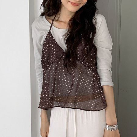 Dongdaemum Women’s Shirts, Tops & T-Shirts, a testament to the elegance and quality of wholesale Korean fashion.