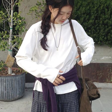 Dongdaemum Women’s Shirts, Tops & T-Shirts, a testament to the elegance and quality of wholesale Korean fashion.